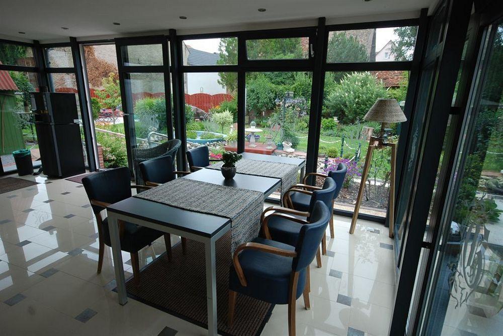Business Pension Gasper Raunheim Exterior foto